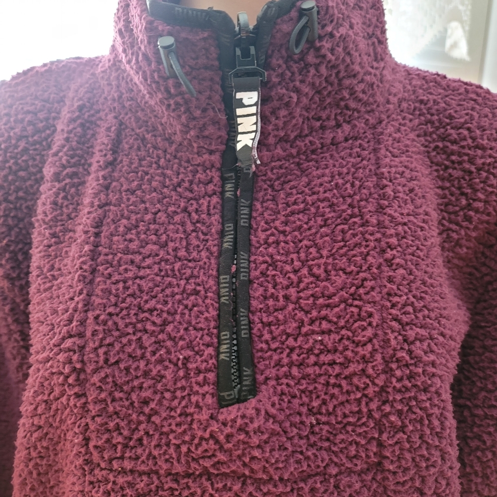 VS Maroon Pullover Sherpa Sz Med
